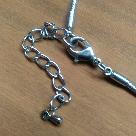 Vintage silver tone heart pendant necklace - Picture 3 of 7